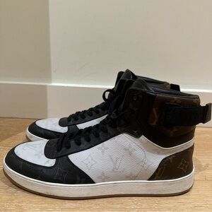 Louis Vuitton Men's RIVOLI HIGH TOP SNEAKER US 10.5